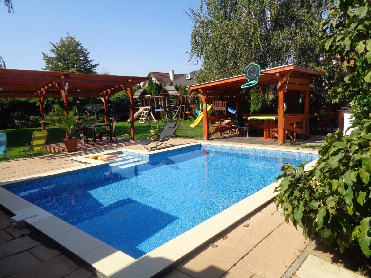 Patricia Panzio Hotel Bük Екстериор снимка