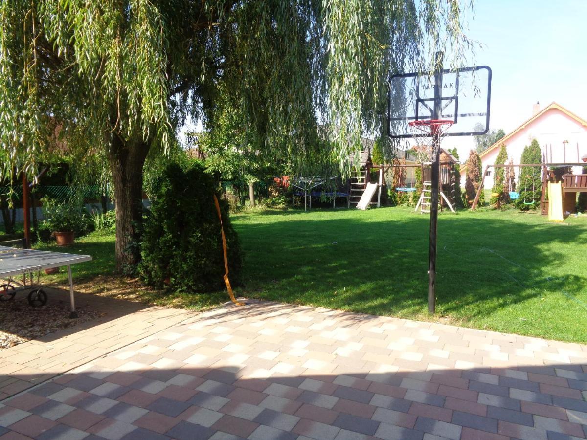 Patricia Panzio Hotel Bük Екстериор снимка