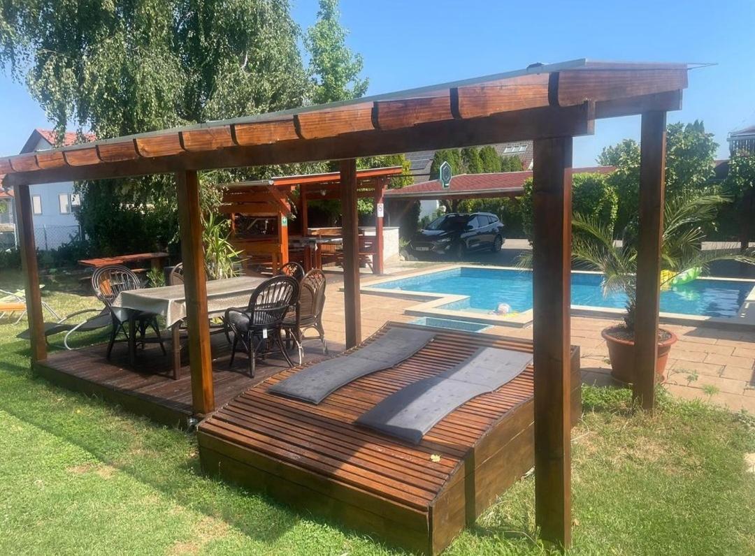 Patricia Panzio Hotel Bük Екстериор снимка